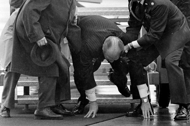 President Ford falls down Air Force One