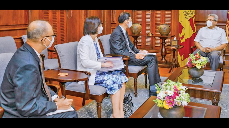 Sri Lankan President meets the IMF