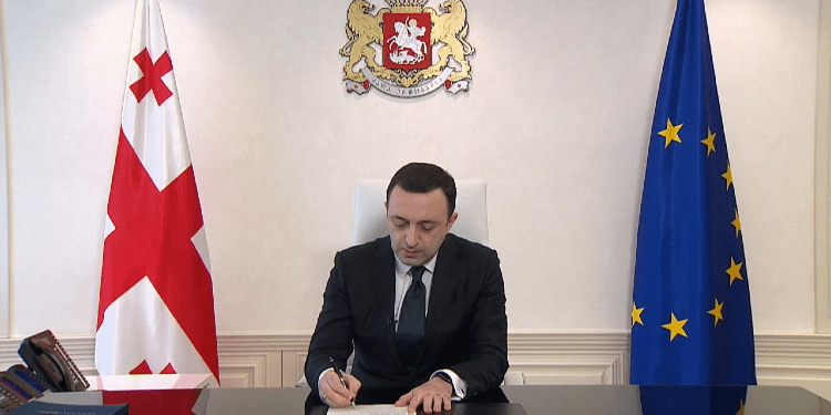 Prime Minister of Georgia Irakli Garibashvili,Prime Minister of Georgia ,signs the EU membership agreement