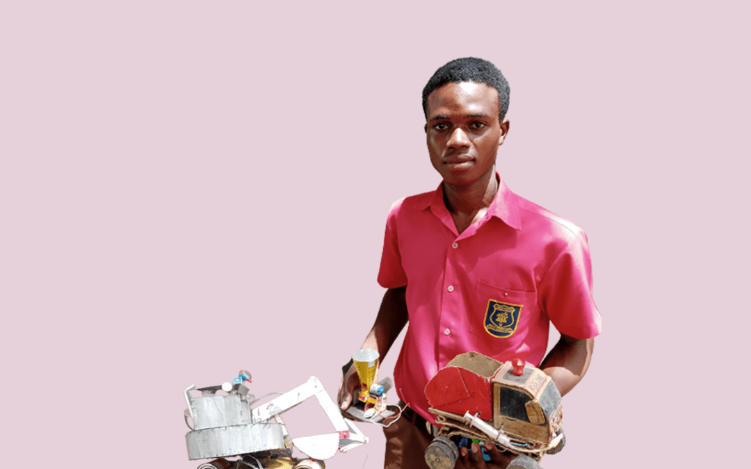 Student at Jacobu Senior High Technical School Builds Excavator, Grinding Machine and Garbage Truck From Used Metallic Tins and Scrap Paper