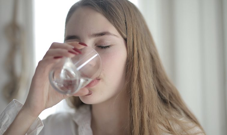Pros and Cons of drinking water before sleep